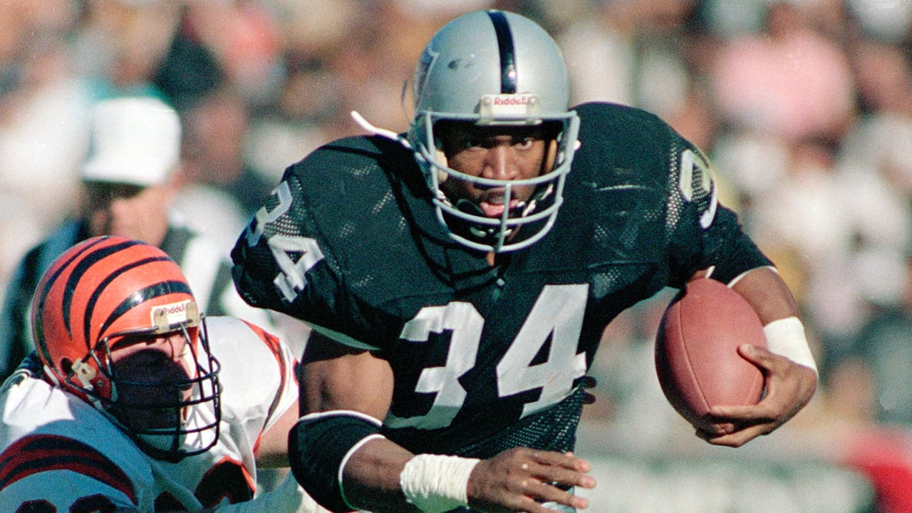 70+ Inspirational Captions from Bo Jackson------