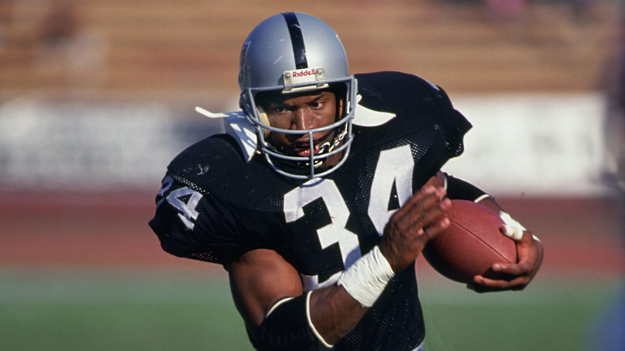 70+ Inspirational Captions from Bo Jackson