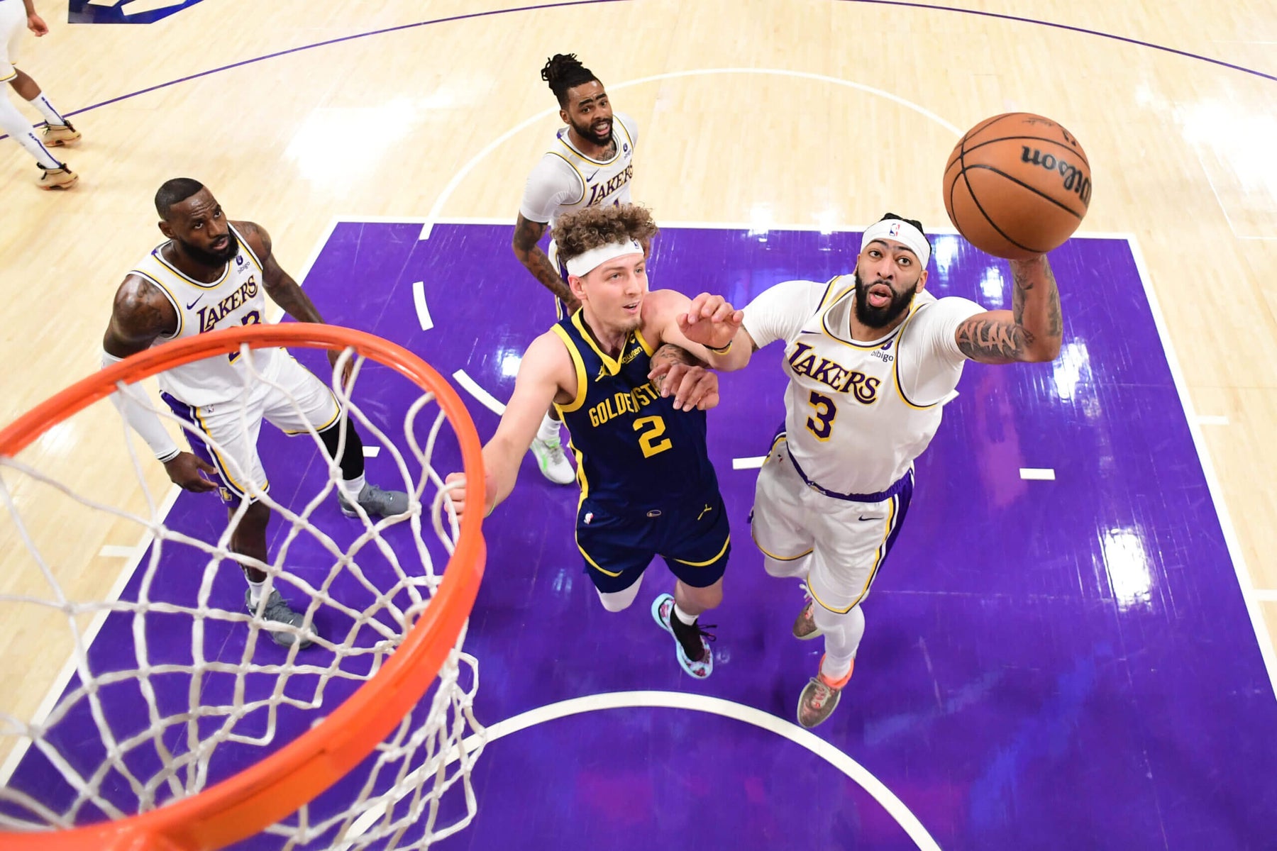 Anthony Davis Changes His Game: More 3-Pointers Could Transform the Lakers' Strategy This Season