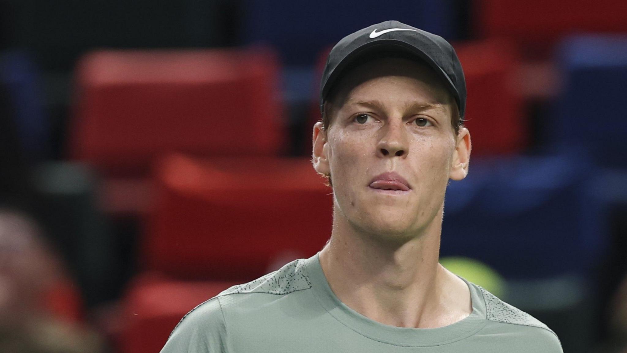 Heartwarming Sportsmanship at Riyadh Tennis Final: Jannik Sinner Picks Confetti Out of Carlos Alcaraz’s Hair After Intense Match