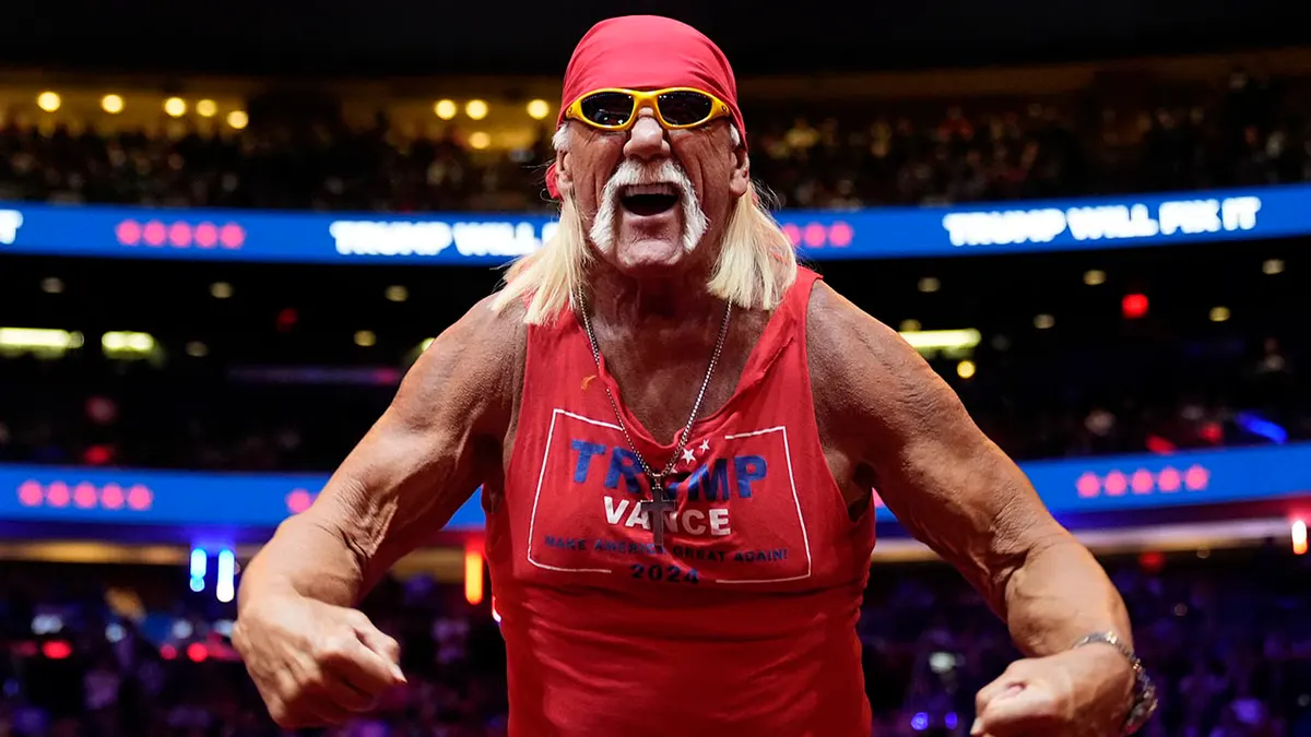 Hulk Hogan's Awkward Shirt Fail at Trump Rally Has Fans Talking – Vince Russo Breaks Down the Cringe Moment