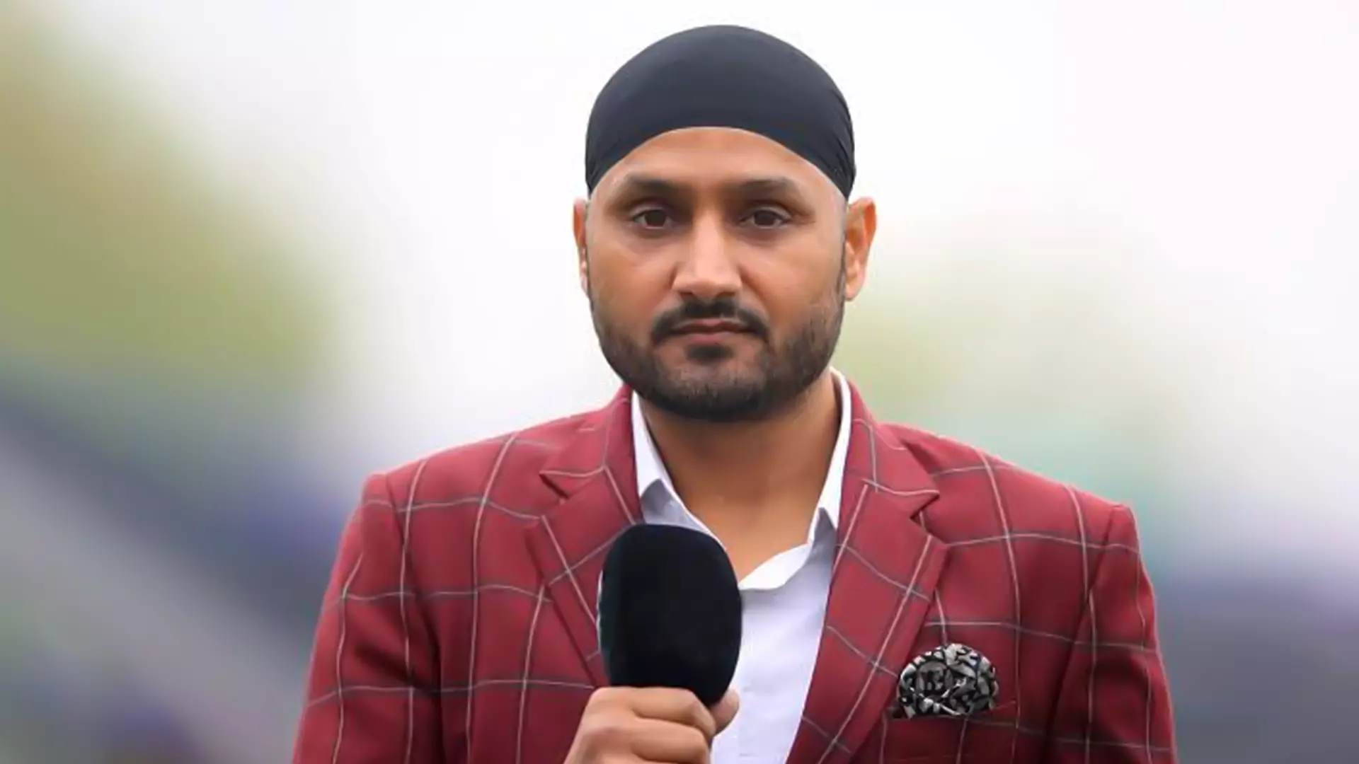 IPL 2025 Auction: Harbhajan Singh Predicts Exciting Bidding War for Rohit Sharma