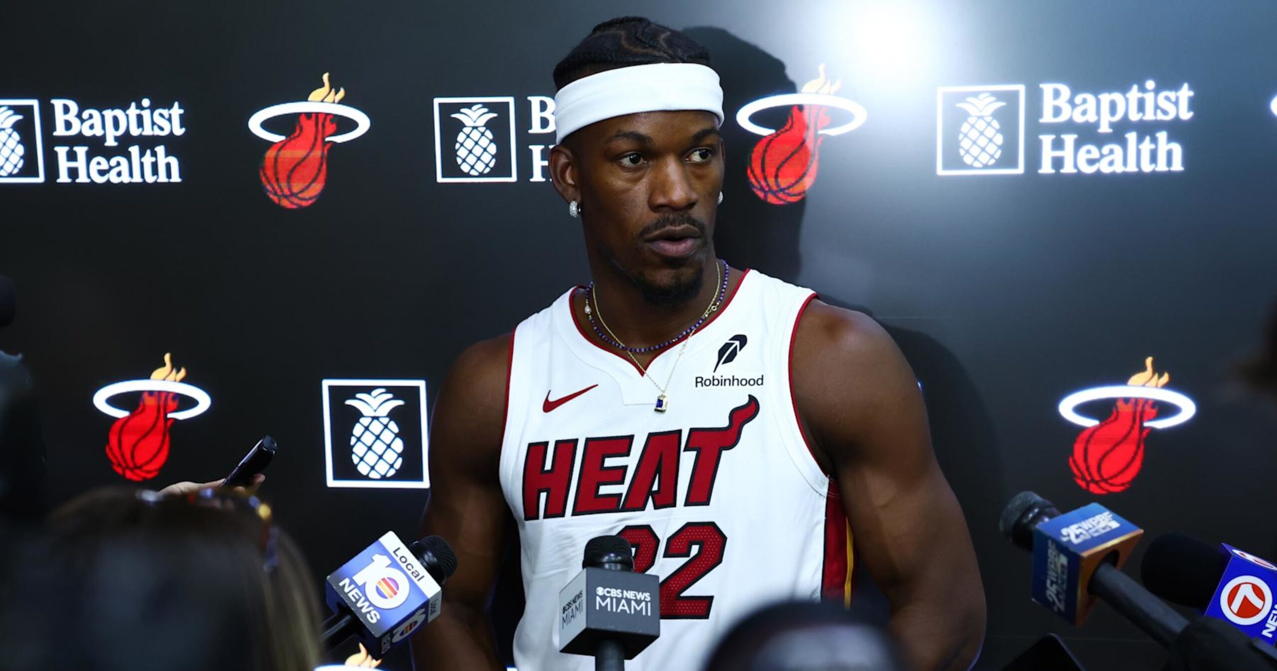 Jimmy Butler Responds to Pat Riley’s Challenge: How the Miami Heat Star is Preparing for a Big Comeback in 2024 NBA Season