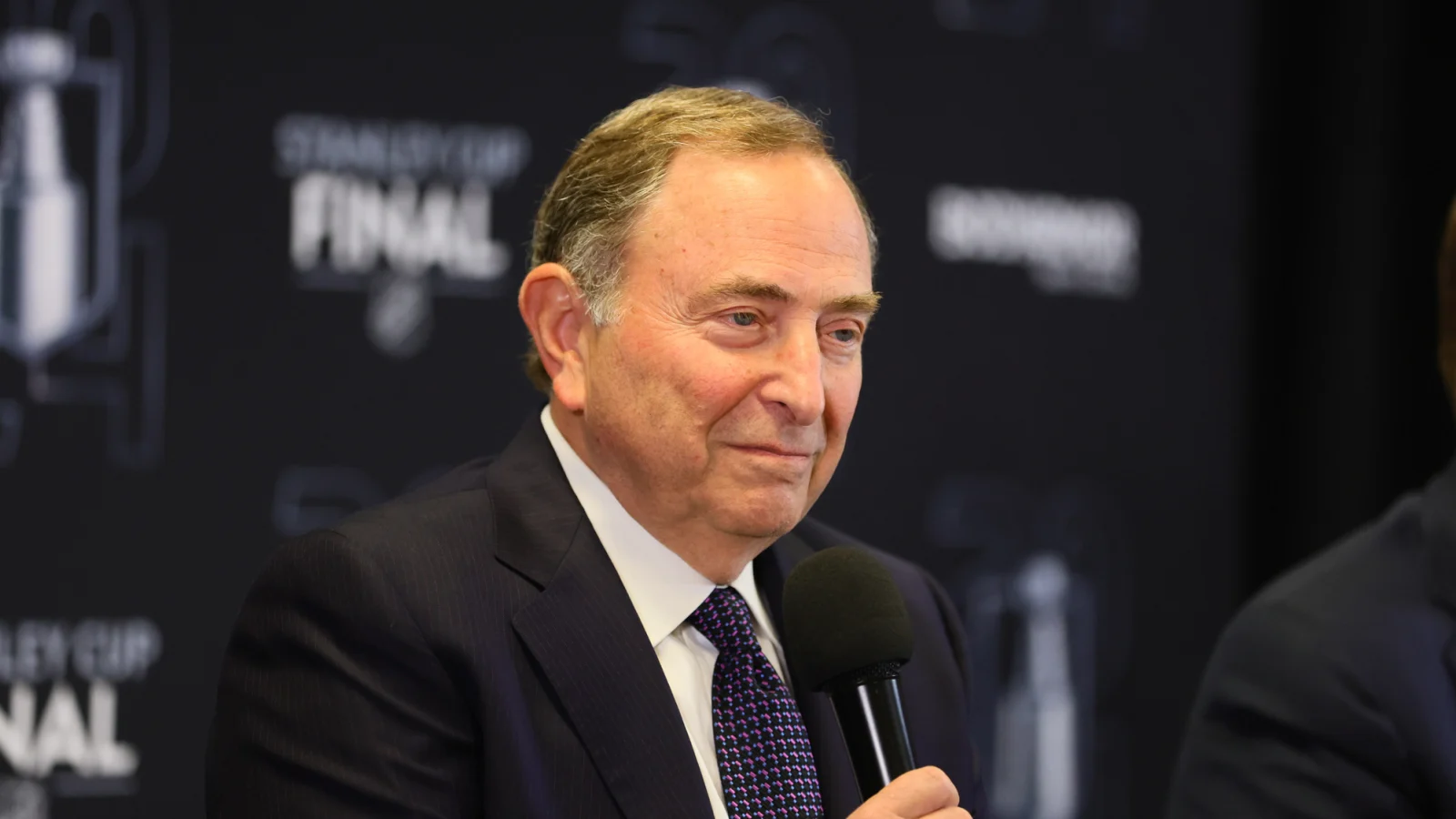 NHL Commissioner Gary Bettman’s Close Call at Utah Hockey Club’s First Home Game: A Historic Night with Owner Ryan Smith