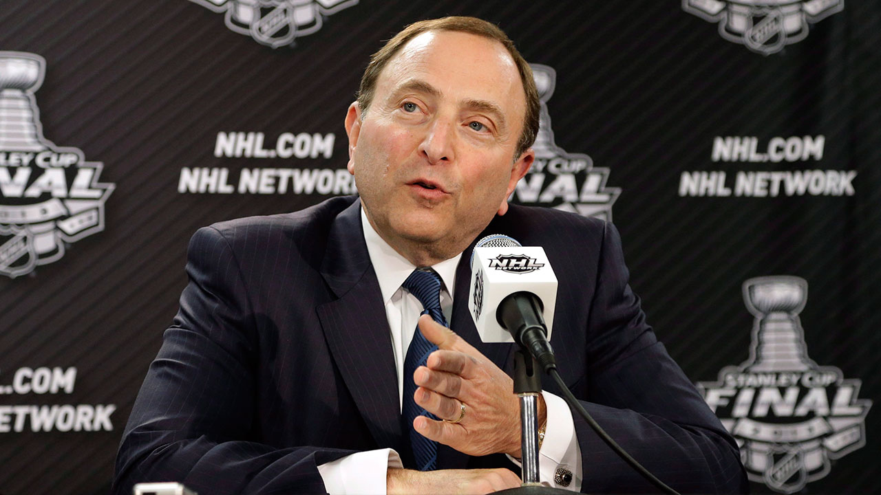 NHL Commissioner Gary Bettman’s Close Call at Utah Hockey Club’s First Home Game: A Historic Night with Owner Ryan Smith