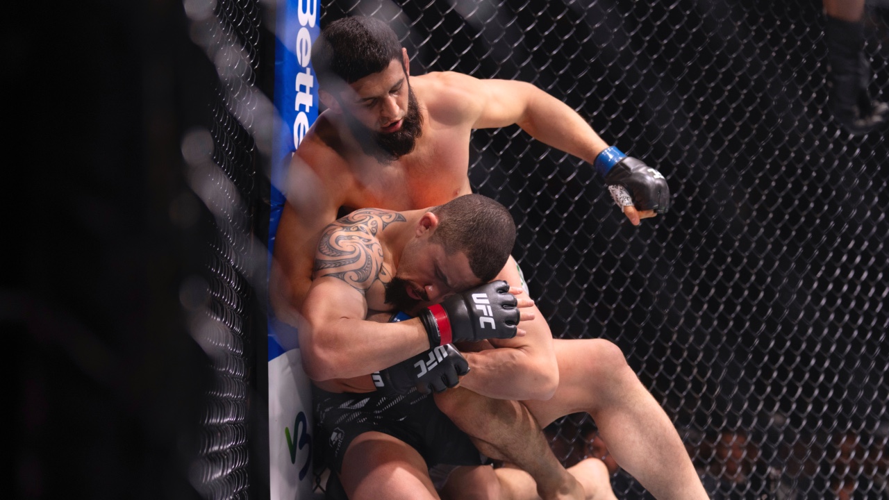 UFC Showdown Looms: Dricus du Plessis Aims to End Khamzat Chimaev’s Winning Streak After Epic Fight Night