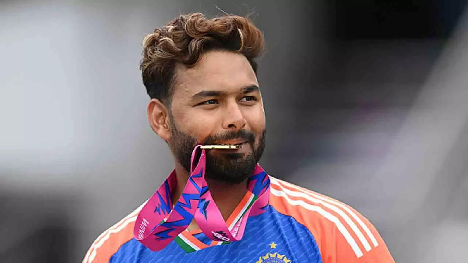 Will Rishabh Pant Stay with Delhi Capitals? Fans Buzz Over IPL 2025 Auction Plans