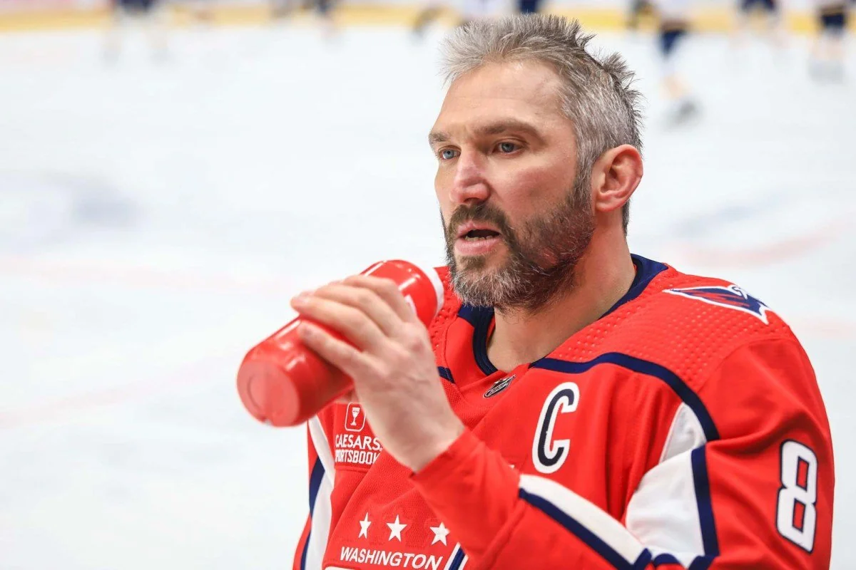 Alex Ovechkin’s Record Chase: NHL Legend Eric Lindros Predicts a Historic February Moment