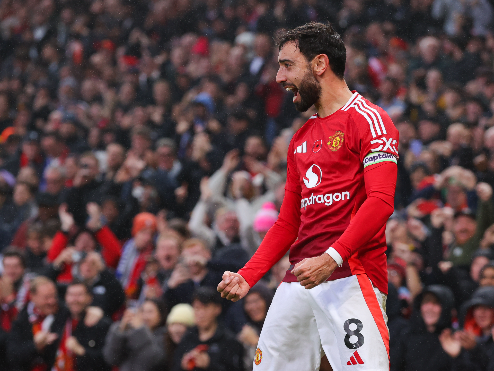 Bruno Fernandes Inches Closer to Cristiano Ronaldo's Legendary Manchester United Record in Stunning Win Over Leicester City