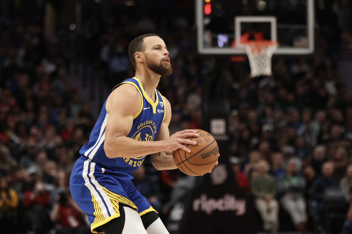 Can Steph Curry Lead Warriors to Another Win? Big Game Against Spurs This Weekend