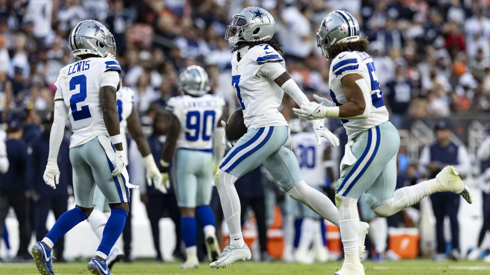 Cowboys at a Crossroads: Will McCarthy Stay as Coach Amid Rising Controversy and Team Tensions?