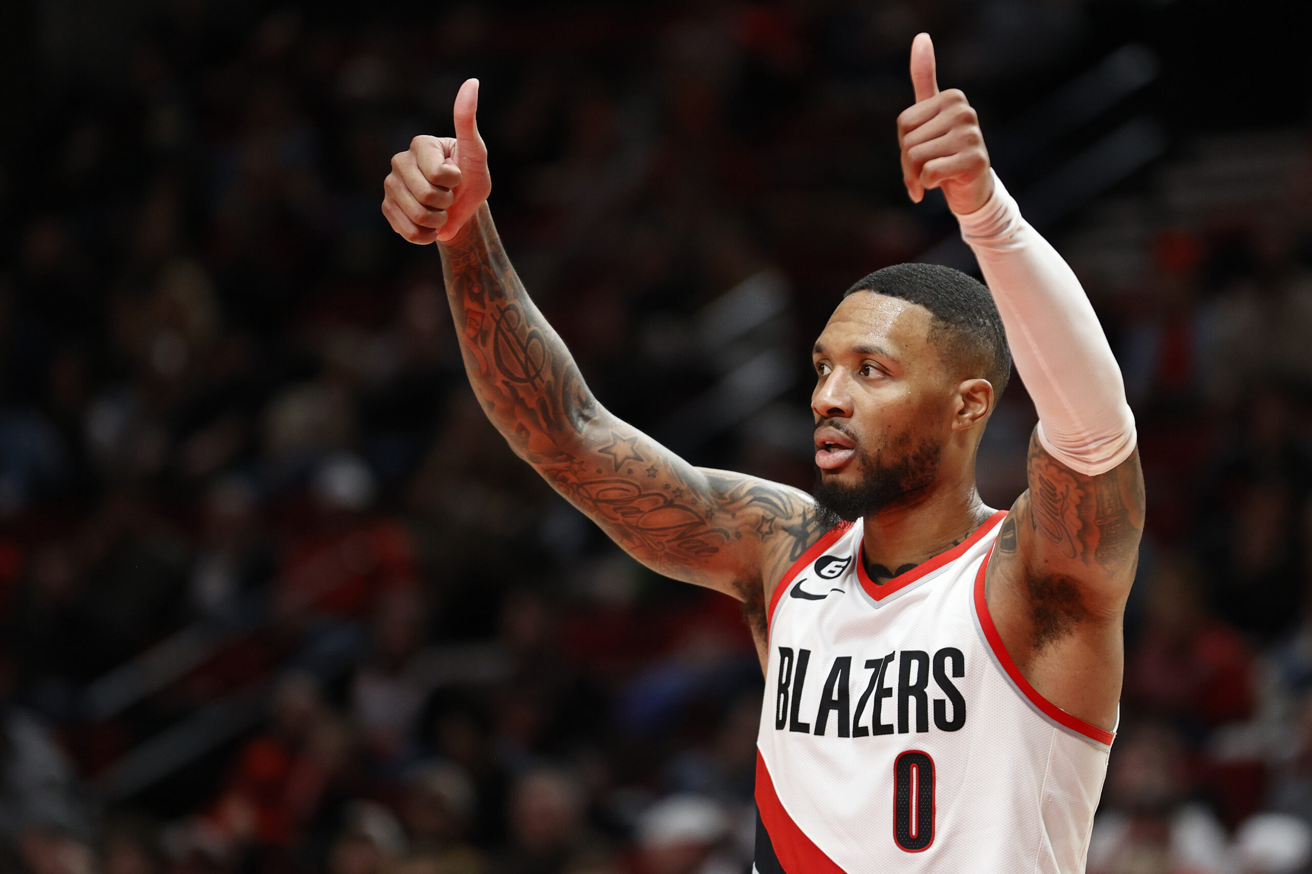 Damian Lillard's Last-Second Layup Lifts Bucks Past Rockets in Nail-Biting Finish