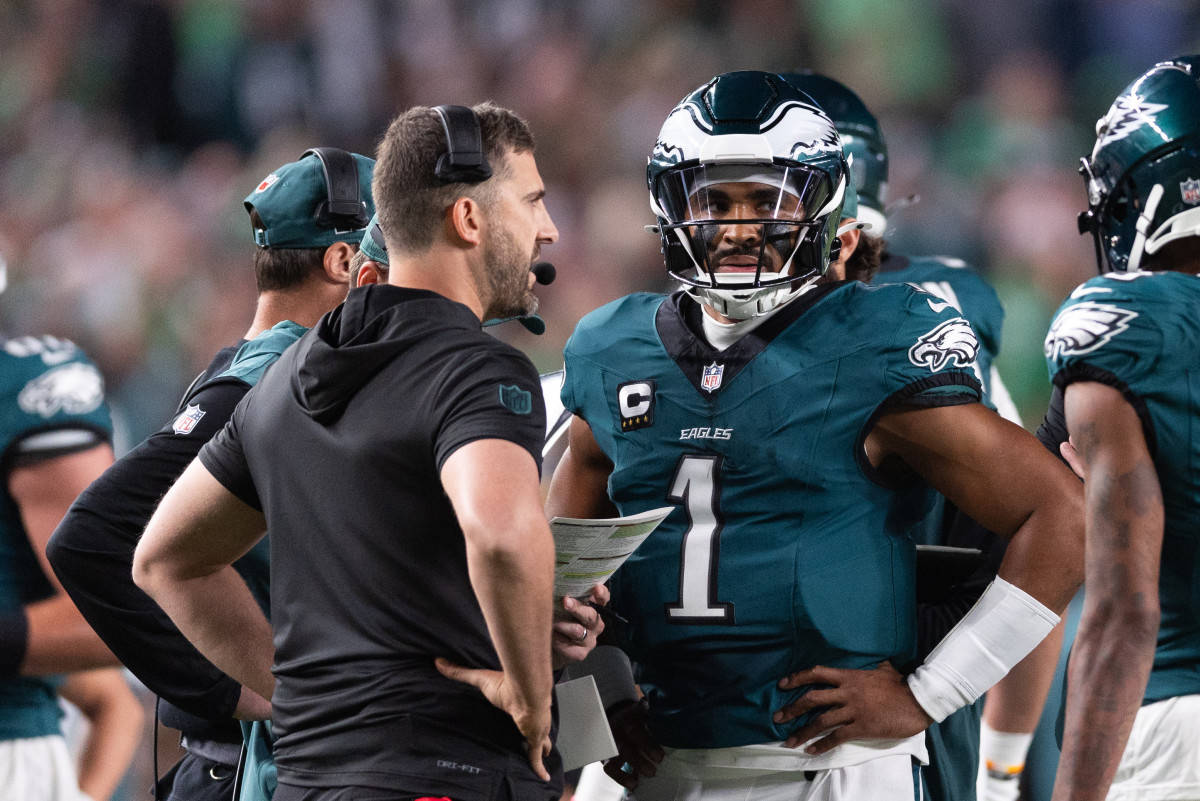 Eagles Coach Faces Heat for Risky Game Decisions Ahead of Major Cowboys Showdown---