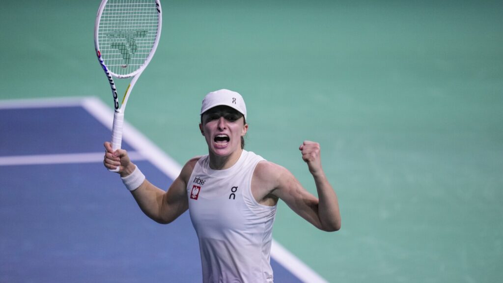 Iga Swiatek’s Incredible Fight Helps Poland Make History at Billie Jean King Cup Semifinals