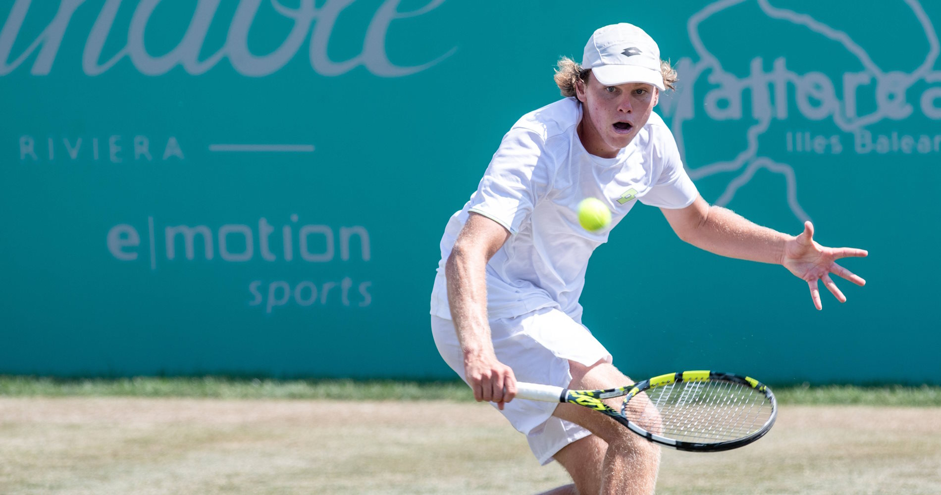 Injured Alex Michelsen Stuns Fans with Pickleball-Style Serve in Wild Moselle Open Semifinal Match--