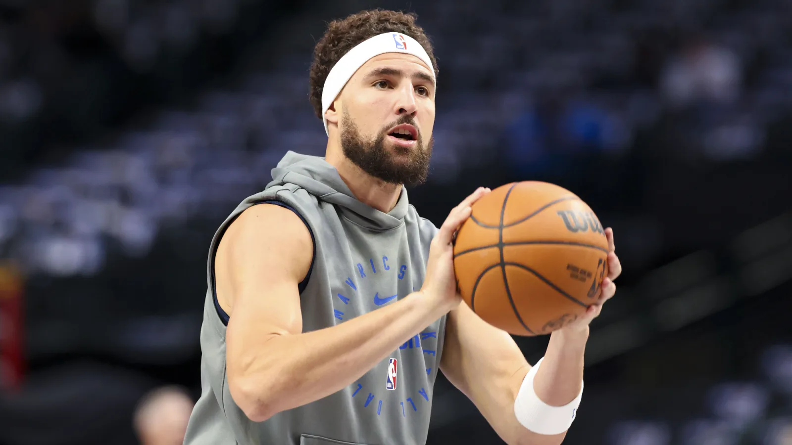 Klay Thompson Takes On Old Team: Excitement Peaks as He Returns to Face the Warriors with Mavericks