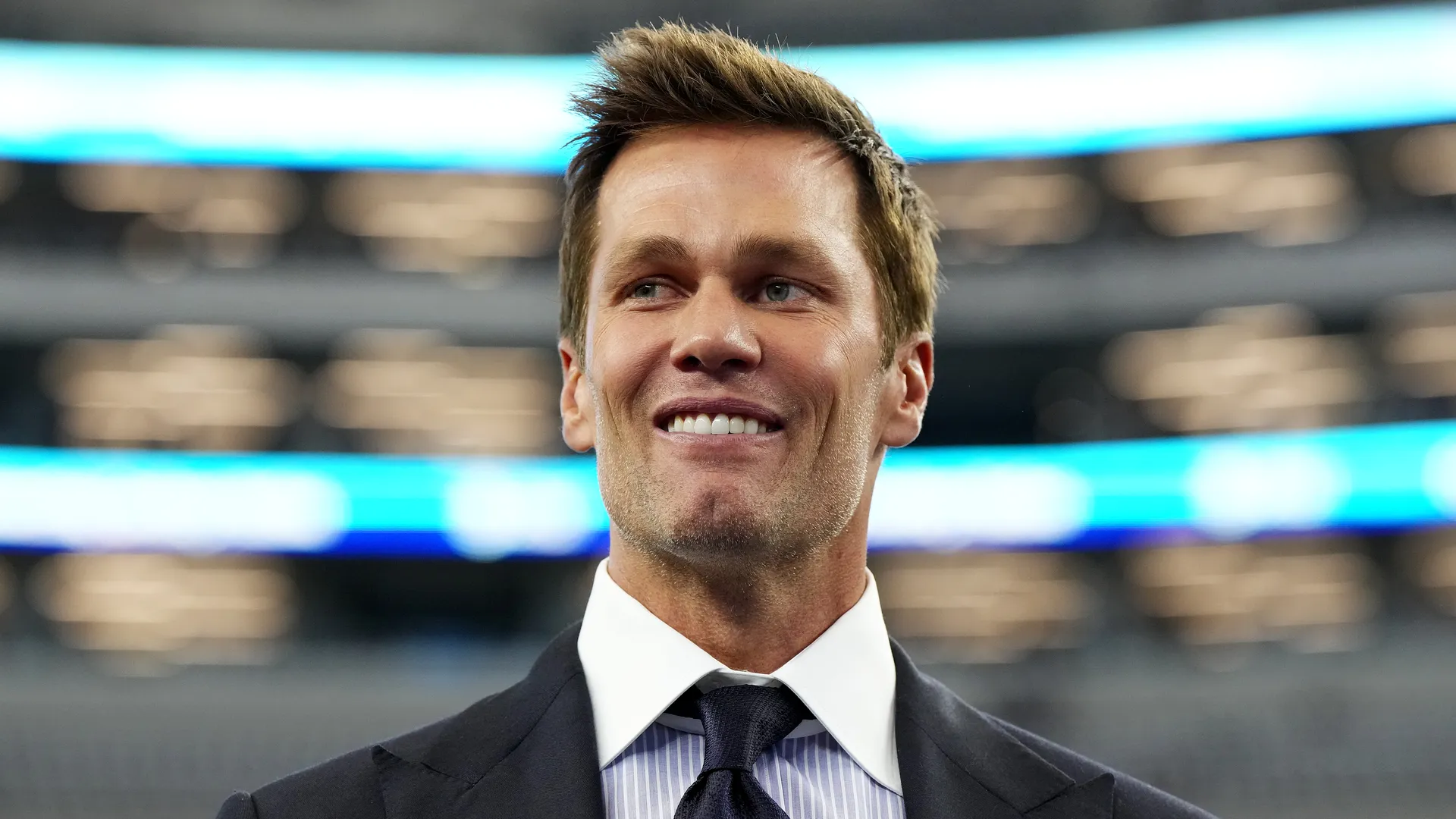 NFL Legend Tom Brady Tries Ice Skating for the First Time with NHL Icon Tie Domi – Fans Can’t Get Enough!