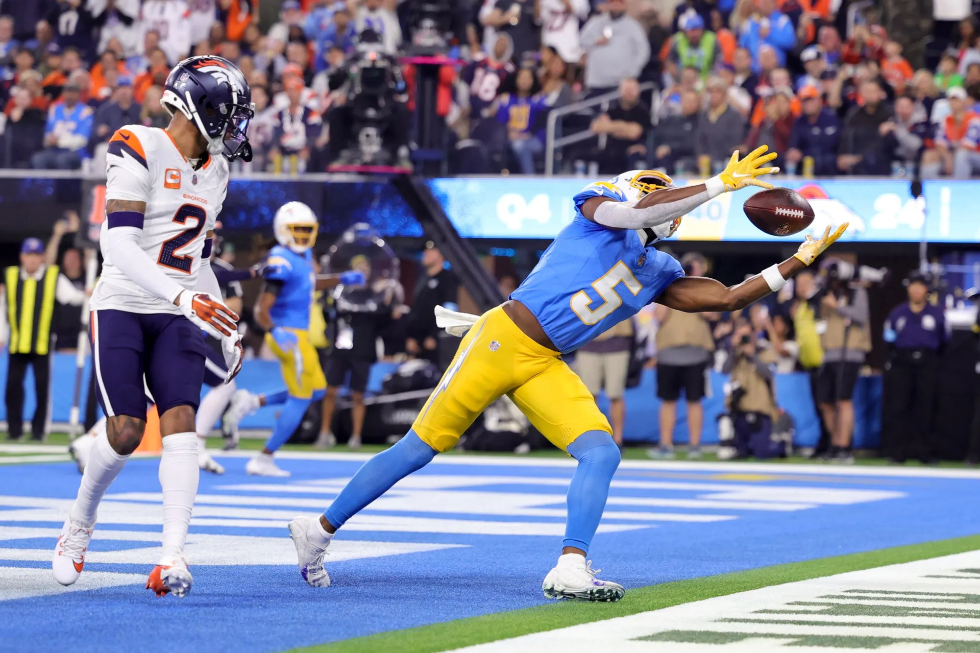 Chargers Break Records with Rare NFL Rule: First Fair-Catch Field Goal Since the '70s!