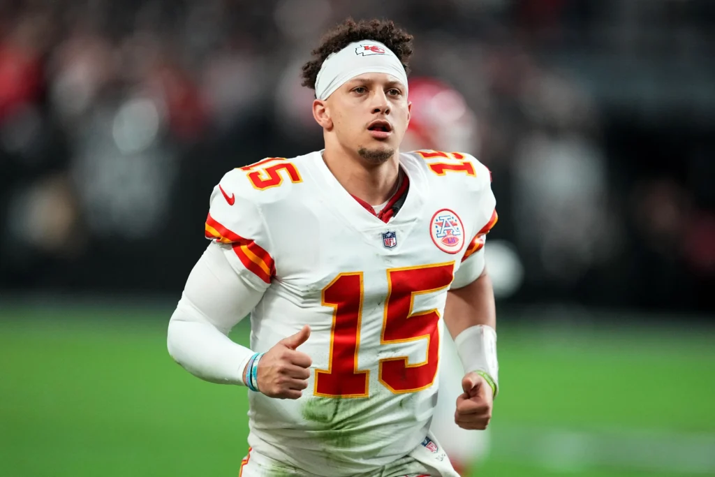 Christmas Promise Kept: Patrick Mahomes Leads Chiefs to Victory as Brittany Cheers from Home