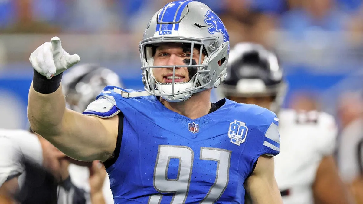 Detroit Lions' Aidan Hutchinson Warms Hearts with Christmas Hospital Visit, Eyes Comeback for NFL Playoffs