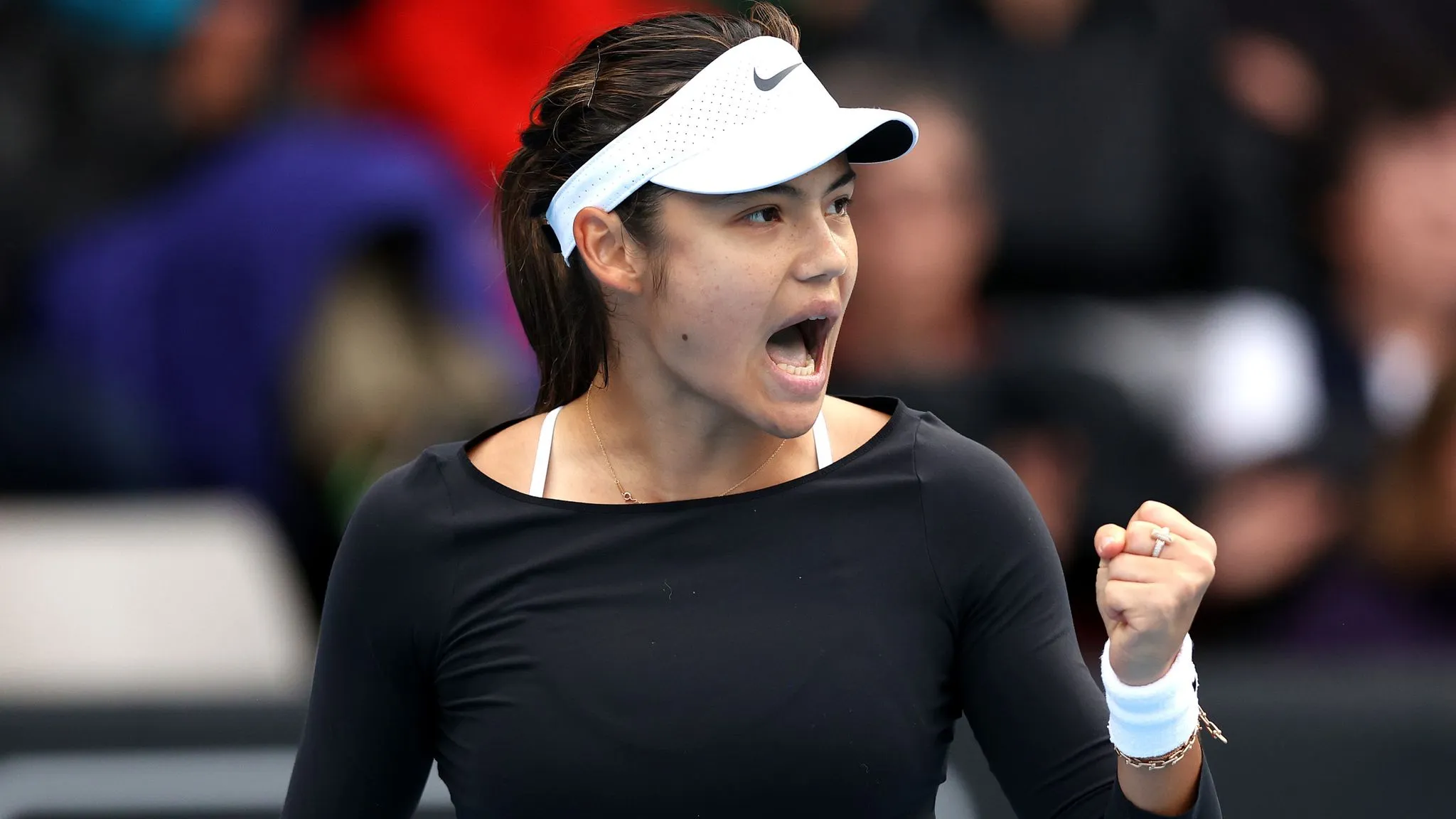 Emma Raducanu Ready for Comeback: British Tennis Star to Open 2025 Season at Auckland’s ASB Classic