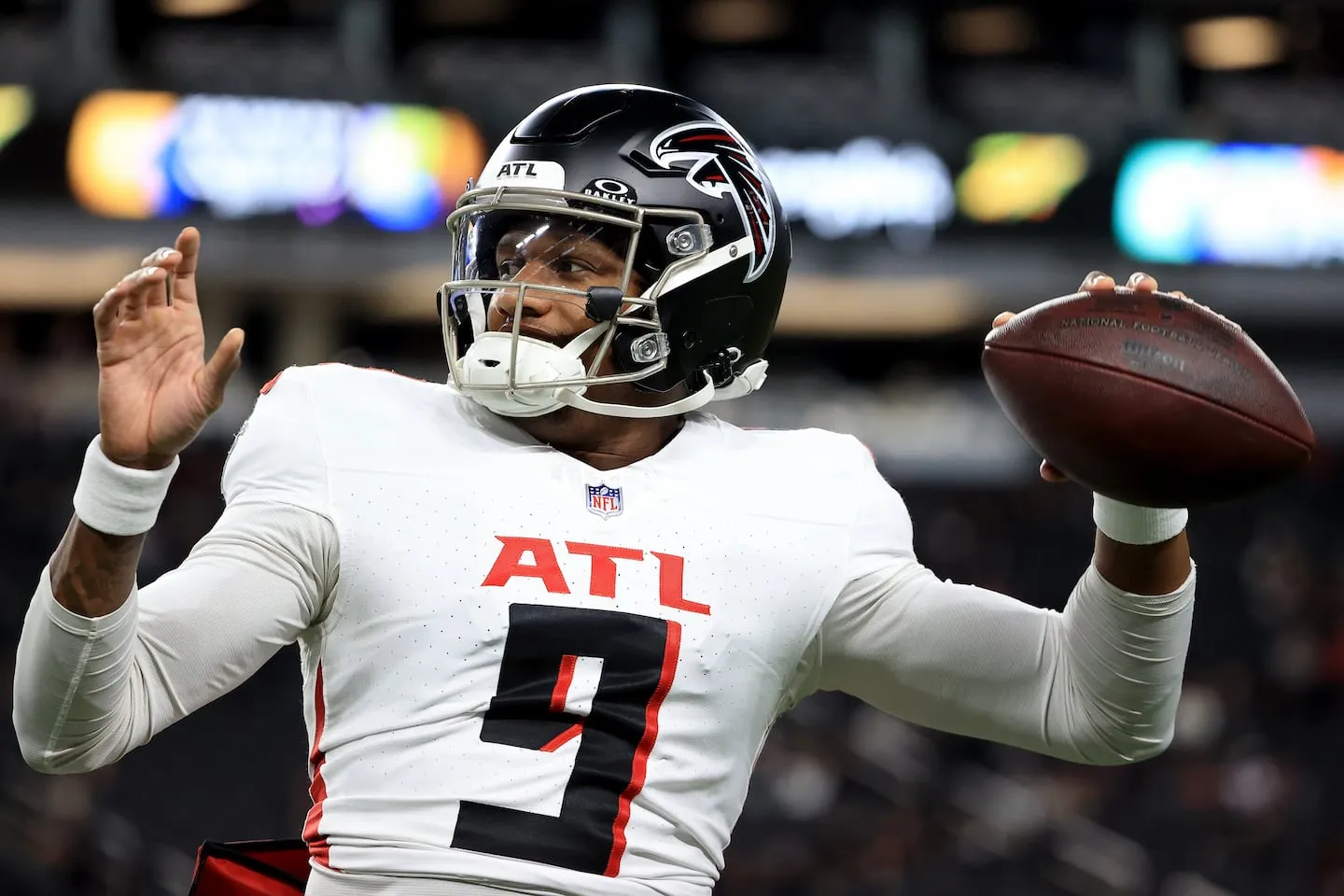 Falcons Make Bold Move: Rookie Michael Penix Jr. Replaces Kirk Cousins as Quarterback Amid Playoff Hopes