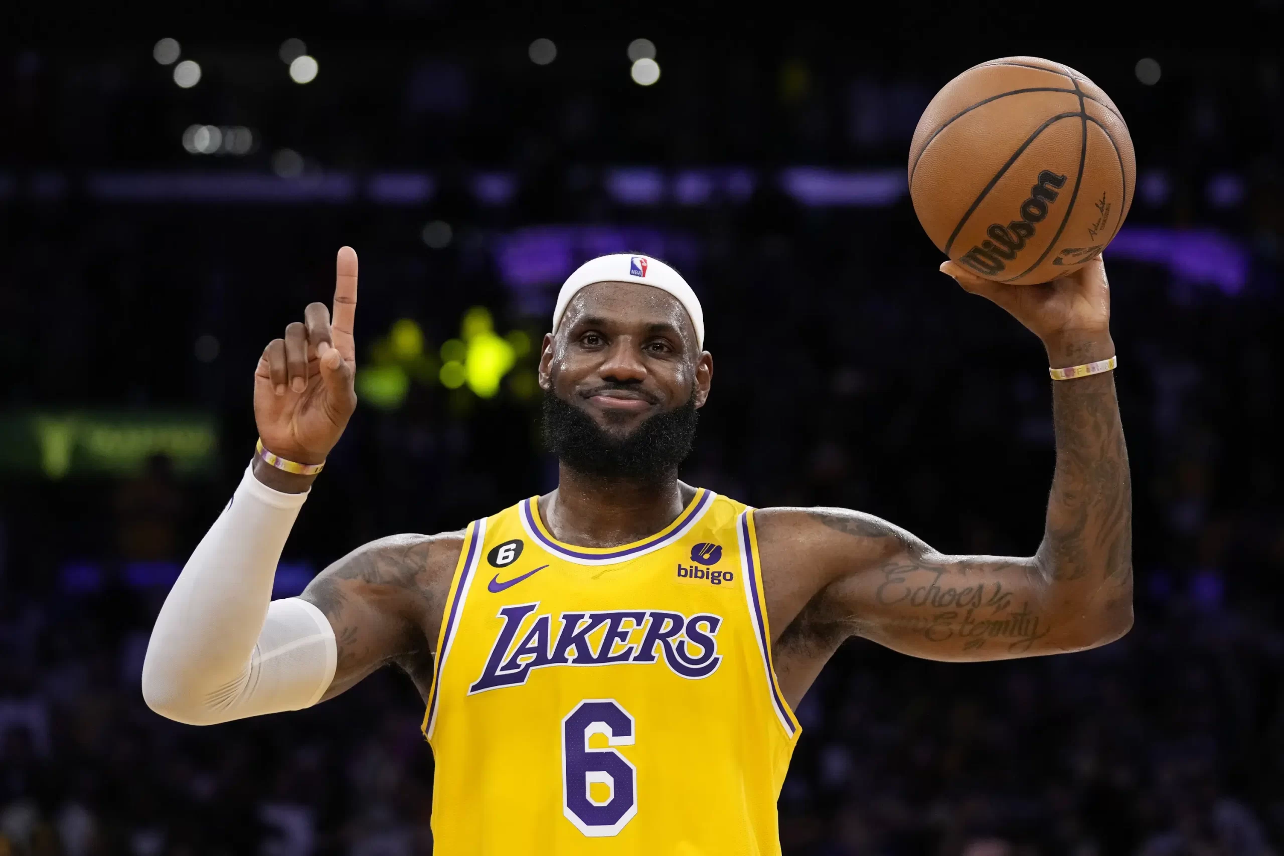 How LeBron James Stepped In to Help Coach Ty Lue During Lakers' Offer Fallout