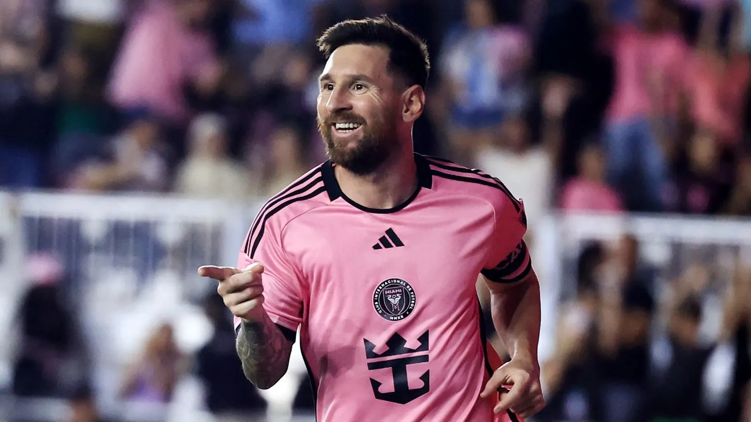 Soccer Shakeup: Lionel Messi’s Miami Team Eyes Big Moves with Argentine Goalie and Barcelona Star for 2025 Showdown