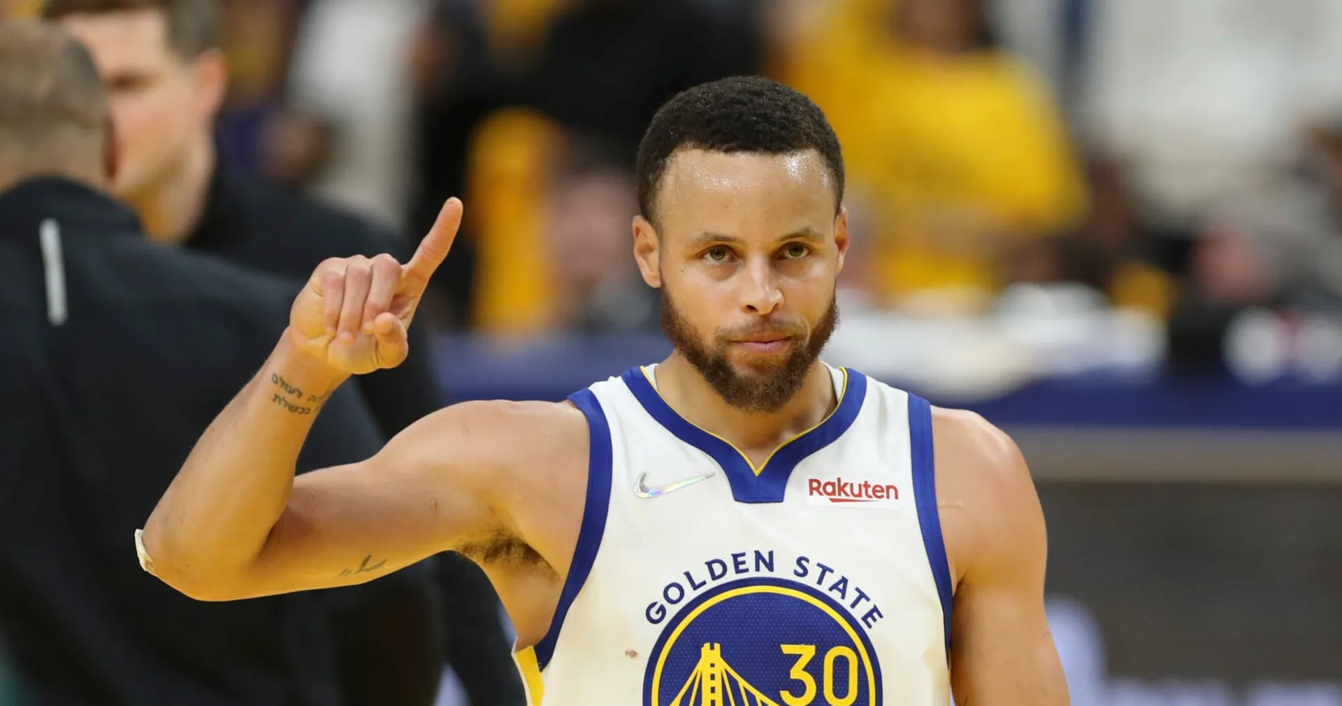 When the Court Heats Up: Steph Curry's Rare Outburst and His Mom's Reaction Goes Viral