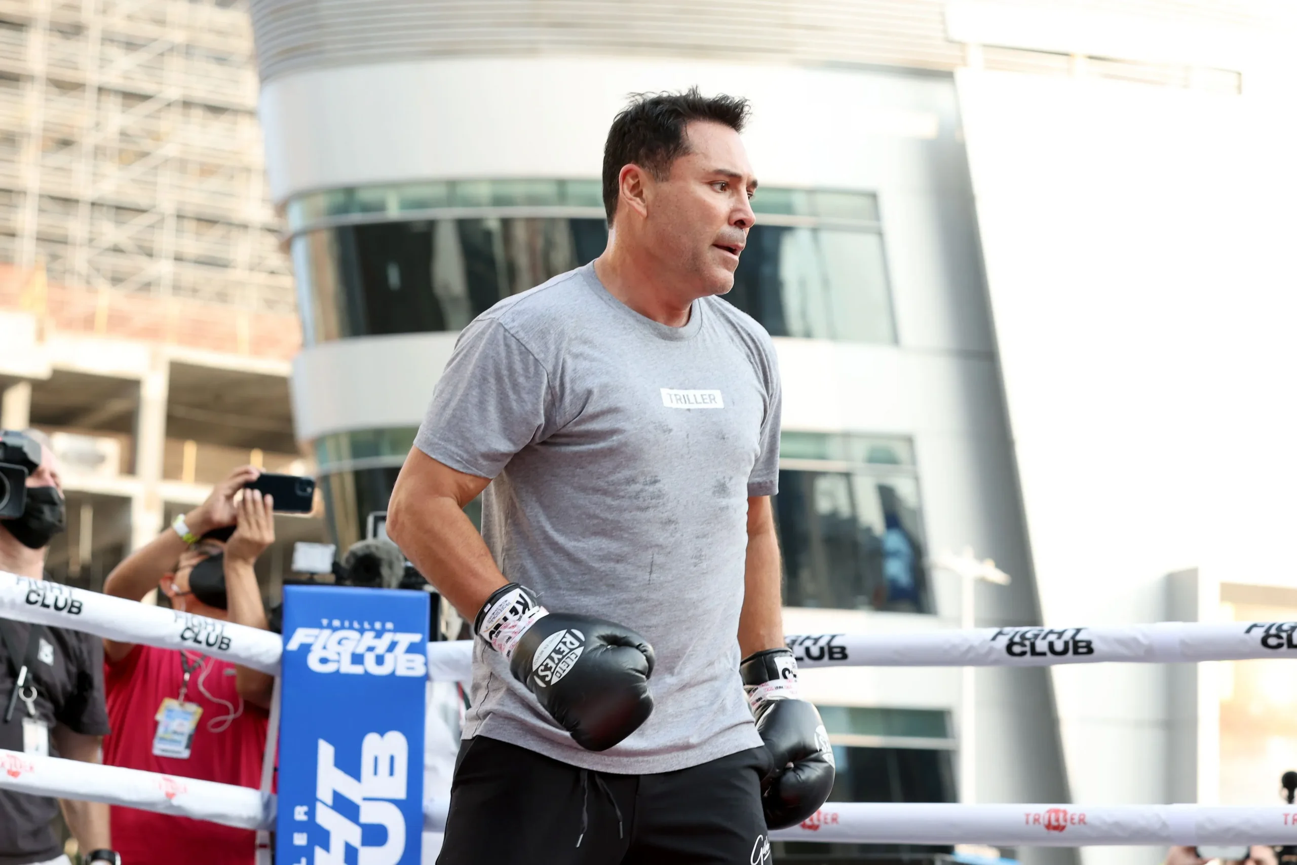 70+ Captions from Oscar De La Hoya for Boxing Lovers--------