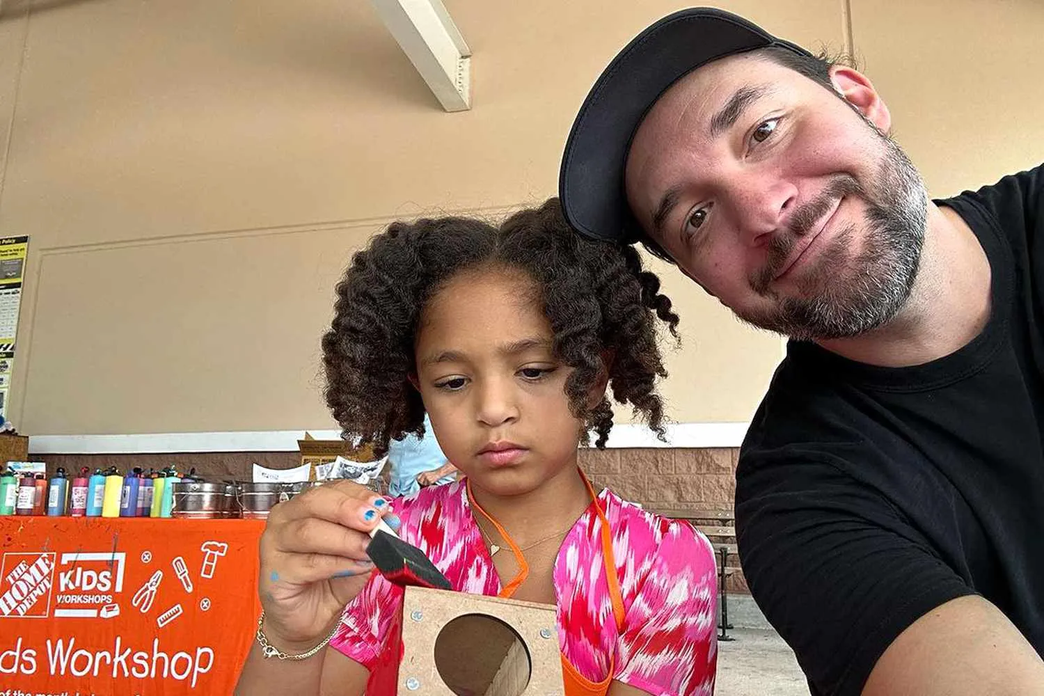 Alexis Ohanian and Daughter Olympia Enjoy Carnival Fun: A Heartwarming Father-Daughter Moment That Will Melt Your Heart