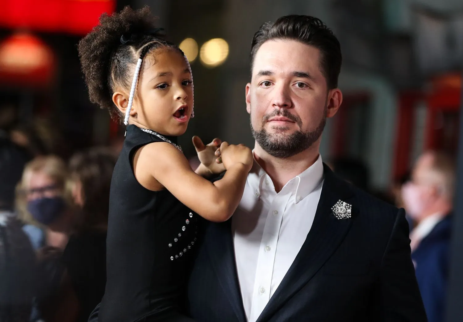 Alexis Ohanian and Daughter Olympia Enjoy Carnival Fun: A Heartwarming Father-Daughter Moment That Will Melt Your Heart