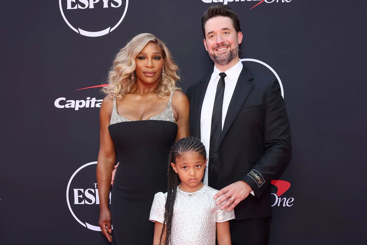 Alexis Ohanian and Daughter Olympia Enjoy Carnival Fun: A Heartwarming Father-Daughter Moment That Will Melt Your Heart