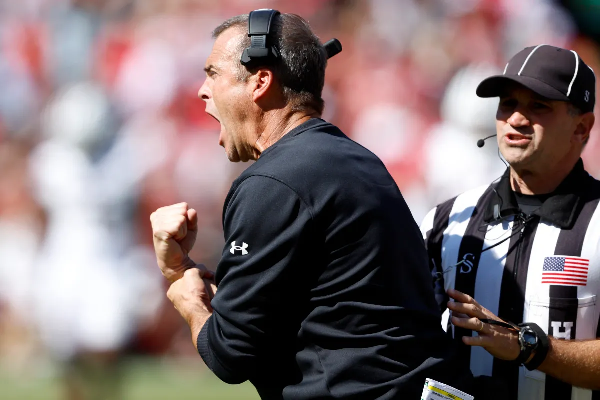 Dramatic Showdown: South Carolina's Coach Clashes with Illinois's Coach Over Controversial Play at Citrus Bowl