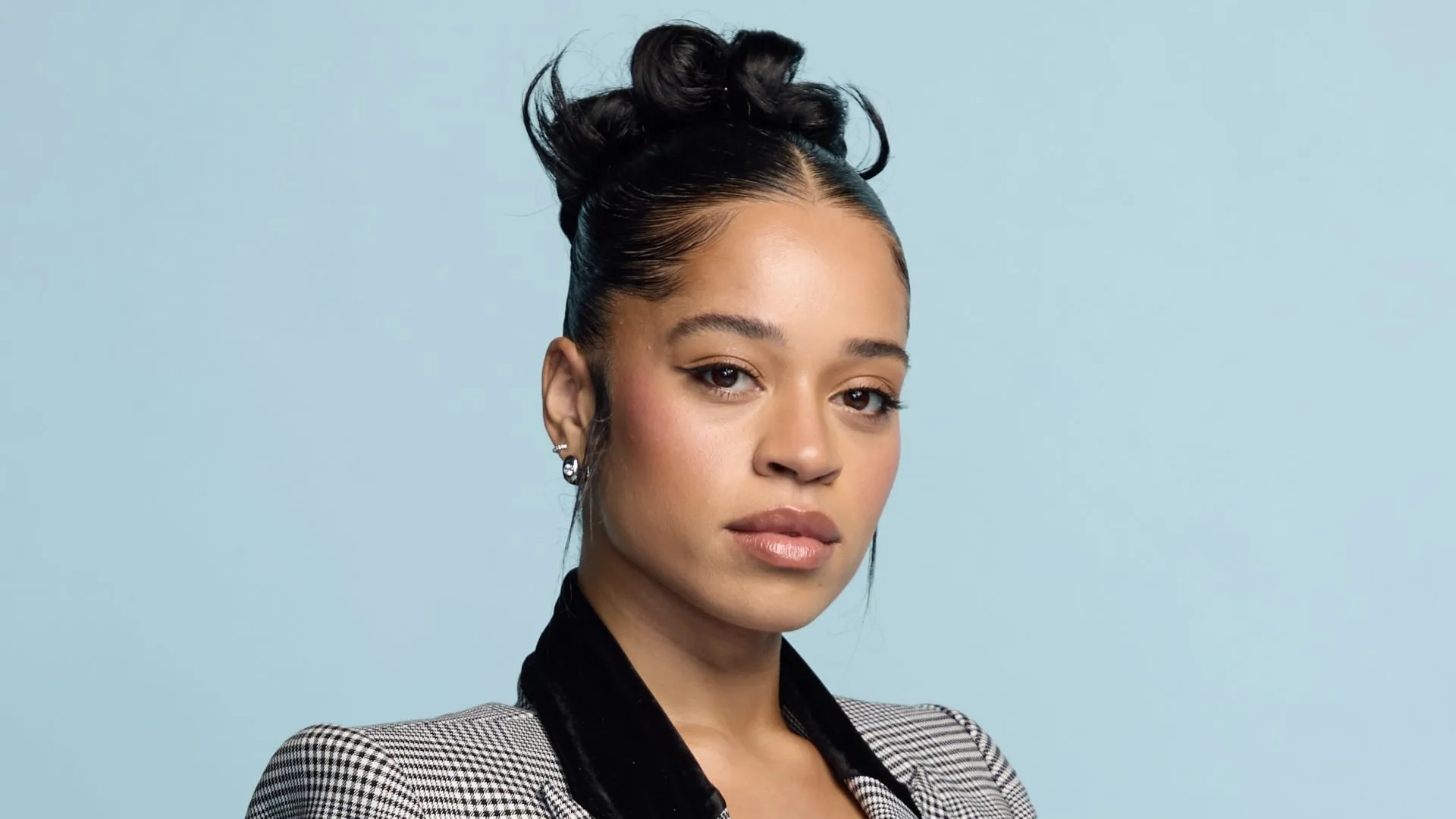 Ella Mai Shields Baby at Celtics Game: Fans React to Privacy Move During Live Broadcast