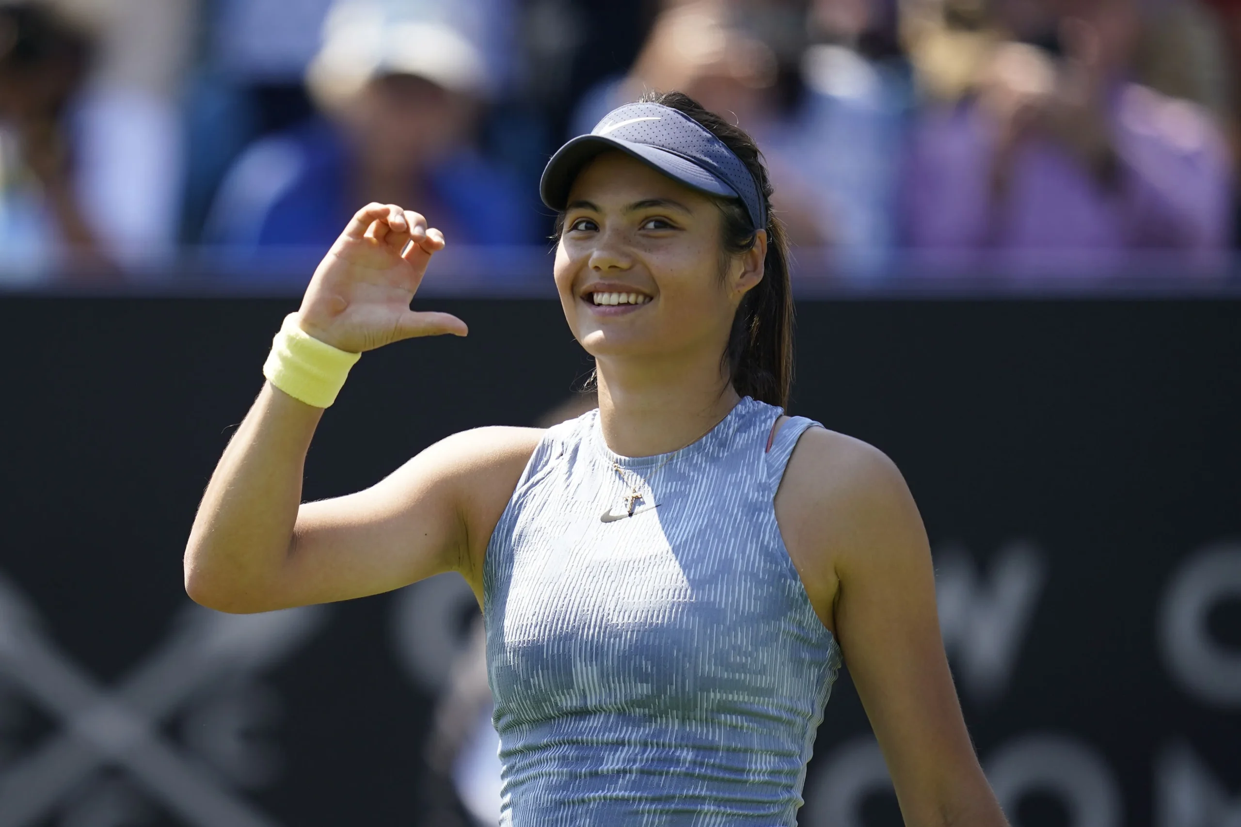 Emma Raducanu Shares a Heartwarming Selfie With Her Mom Amid Australian Open Preparations