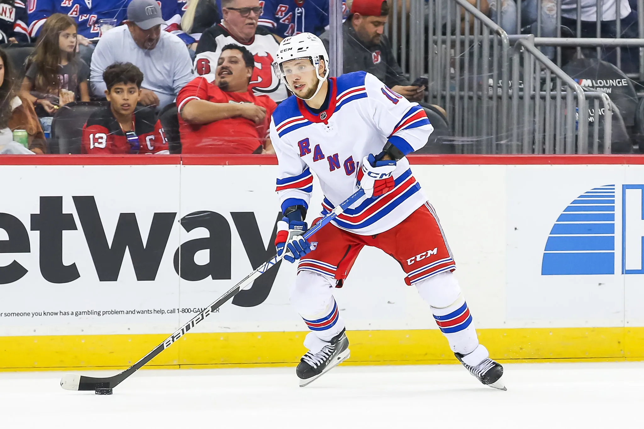 New York Rangers Collapse in Third Period as Carolina Hurricanes Dominate in Shocking 4-0 Shutout Loss at Madison Square Garden