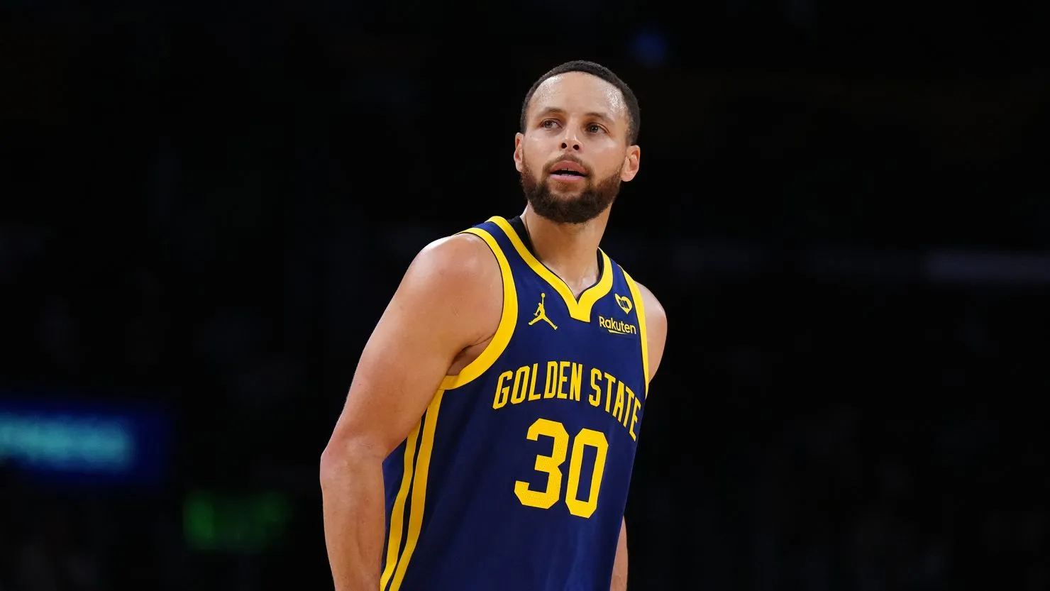 Raptors Spark NBA Fan Outrage After Forcing Young Steph Curry Supporter to Remove Jersey During Pregame Event