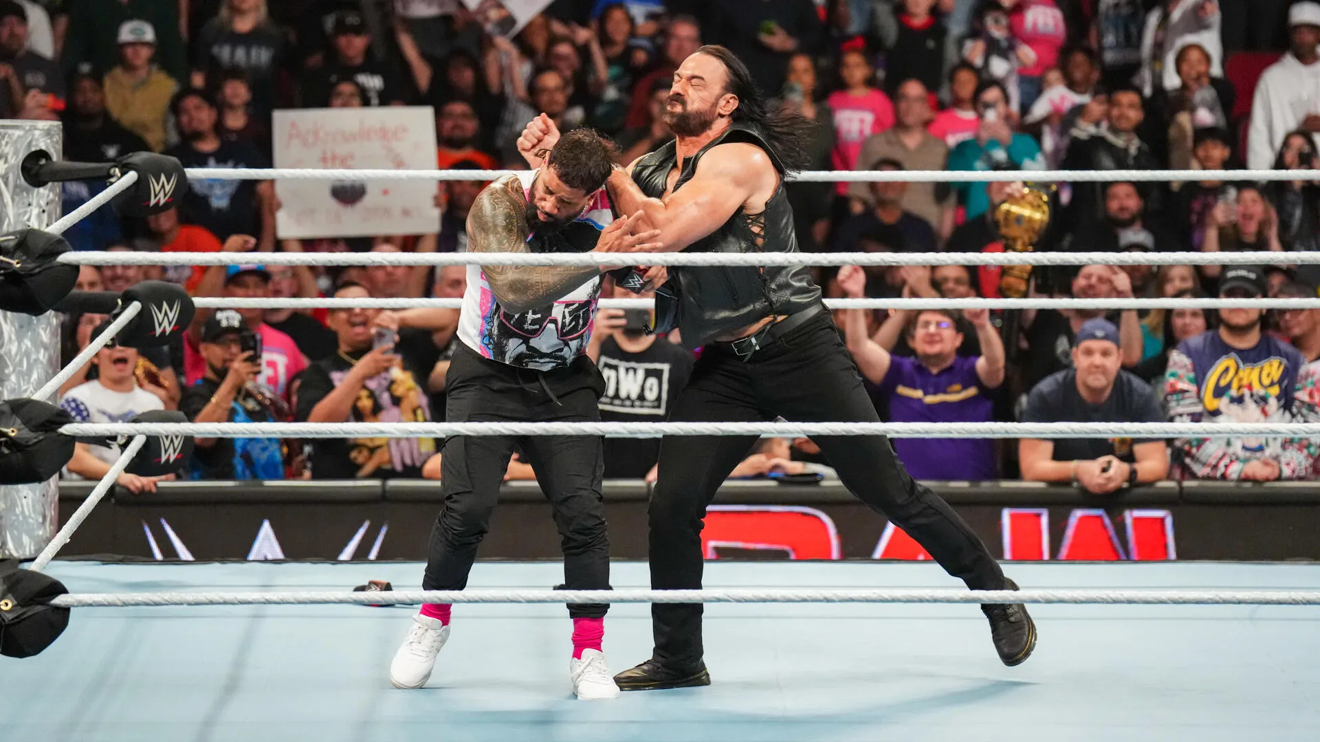 WWE RAW Netflix Episode 2 Shocks Fans: Penta’s Big Debut, Jey Uso’s Risky Match, and Lyra Valkyria’s Historic Win