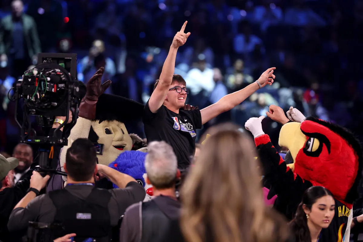 18-Year-Old College Student Shocks Damian Lillard to Win $100K in NBA All-Star 3-Point Contest