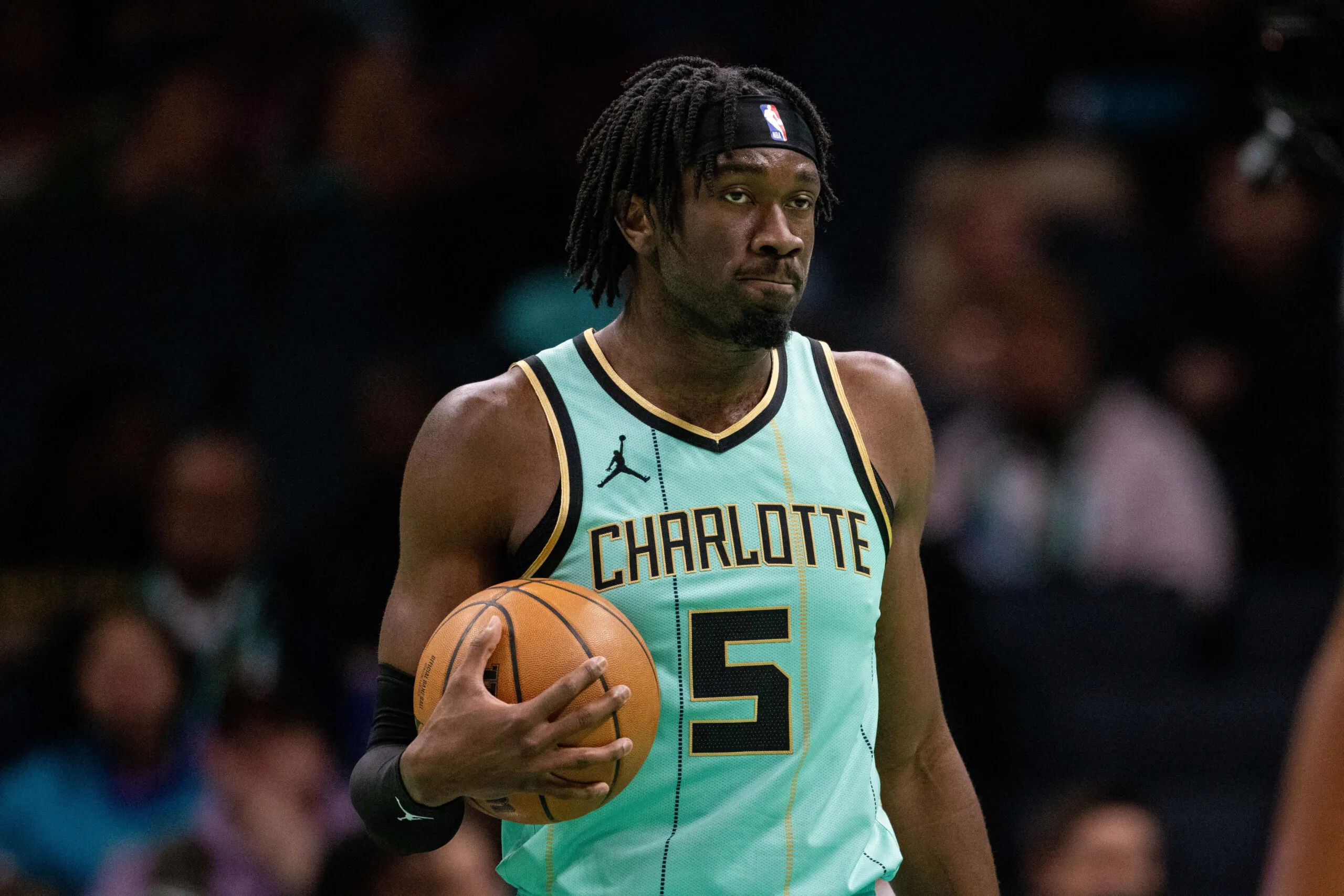 Charlotte Hornets Fight Back After Lakers Cancel Mark Williams Trade Over Failed Physical – What Happens Next?