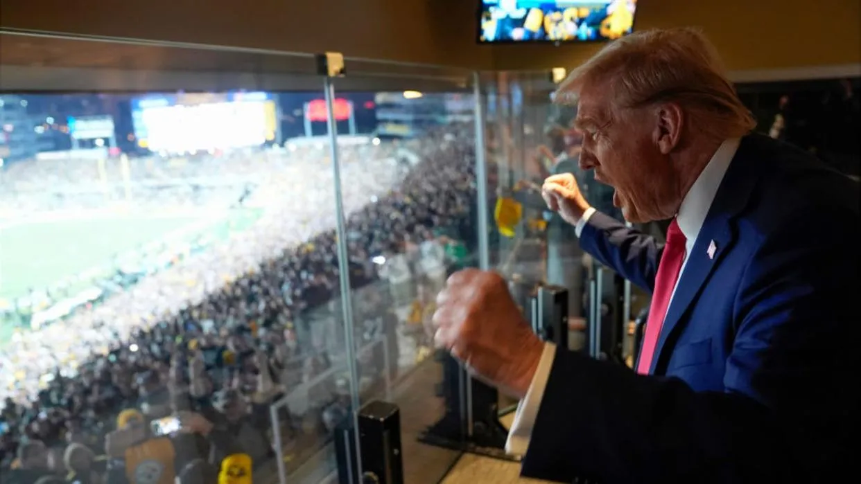 Donald Trump to Make Super Bowl History: First Sitting President to Attend the Big Game Amid High Security and Major Media Buzz