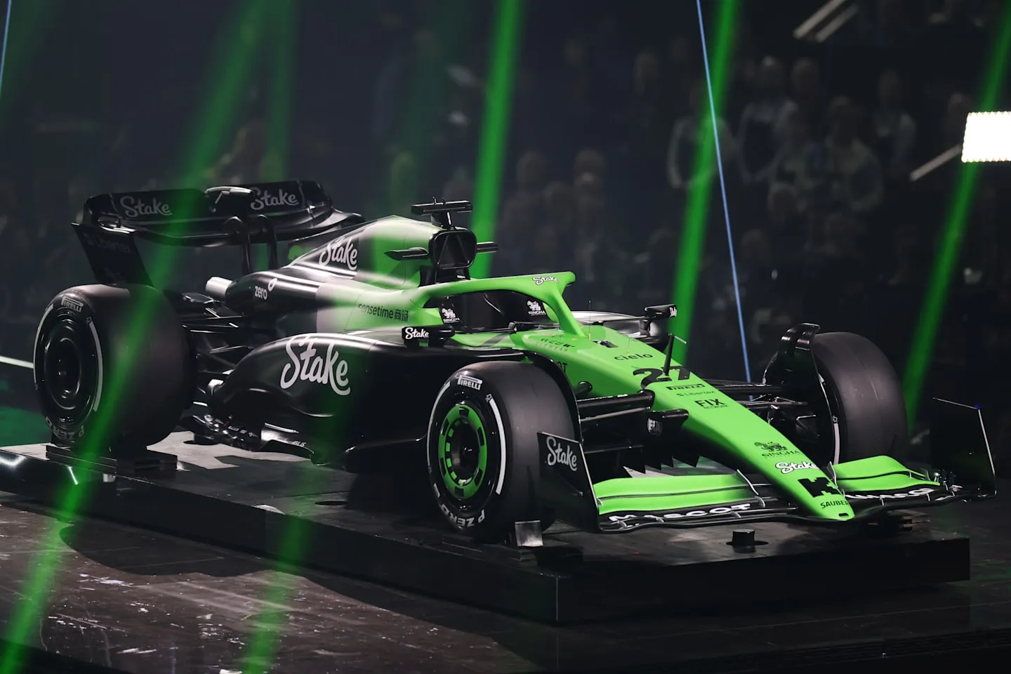 Formula 1’s Biggest Livery Reveal Yet: All 10 Teams Unveil Stunning 2025 Car Designs at London’s O2 Arena in Historic Event