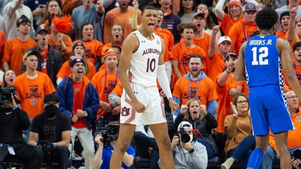 Georgia Stuns No. 3 Florida in Epic College Basketball Upset, Breaking Years-Long Losing Streak in Front of Wild Home Crowd