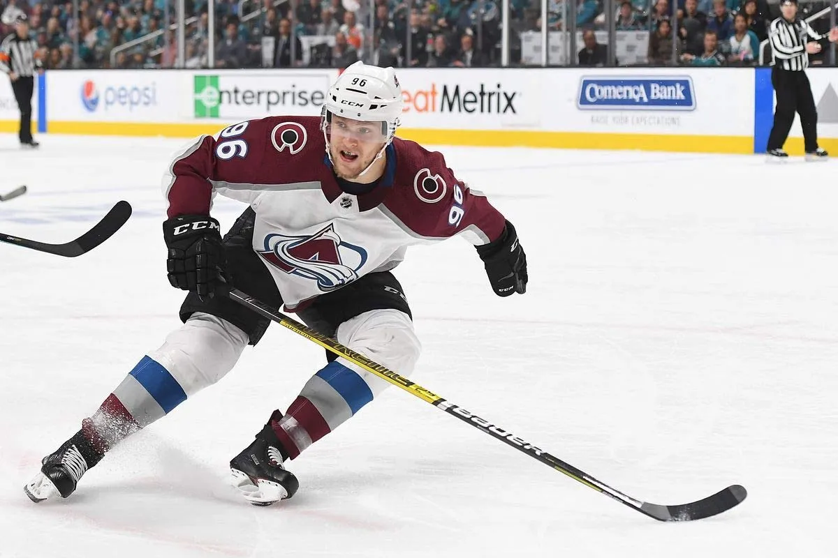 Hockey Star Mikko Rantanen Faces Big Decision: Will He Sign the $100 Million Hurricanes Deal?