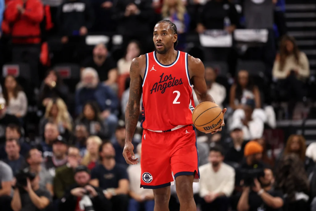 Kawhi Leonard Hits the Court Tonight: Can the Clippers Extend Their Winning Streak Against the Bucks?