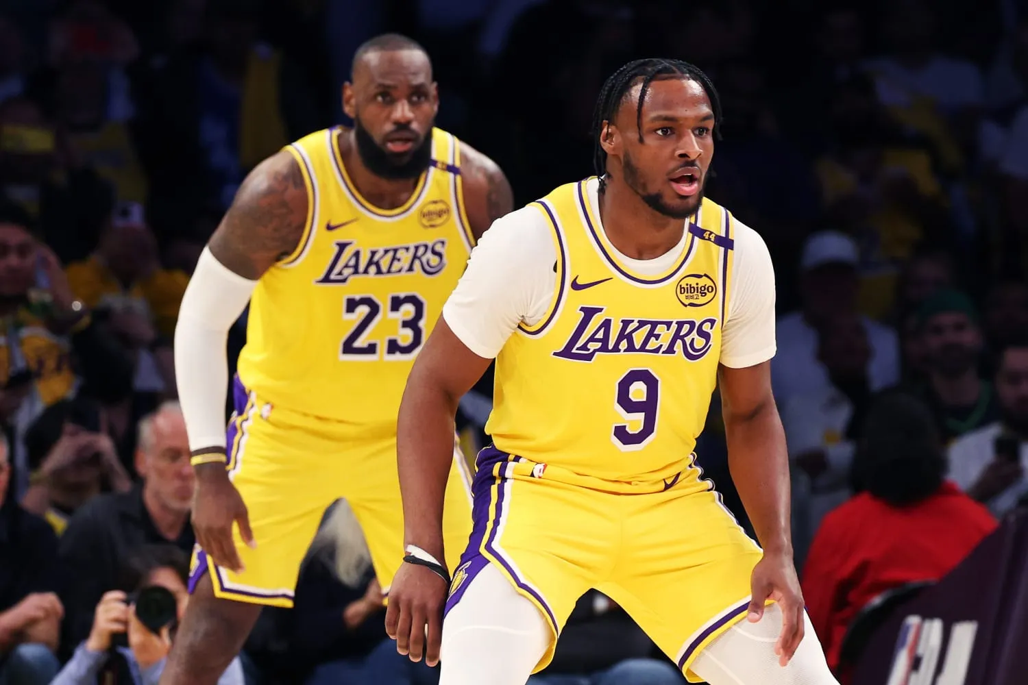 LeBron James Shocks NBA Fans and Son Bronny with Jaw-Dropping Dunk Over 9-Foot-9 Wingspan Defender in Lakers’ Heartbreaking Loss