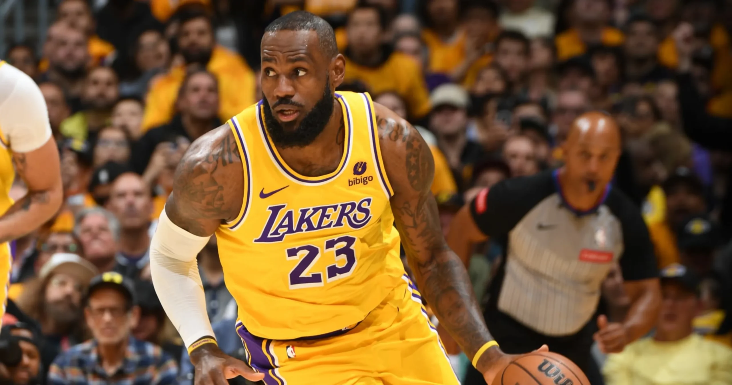 LeBron James Shocks NBA Fans and Son Bronny with Jaw-Dropping Dunk Over 9-Foot-9 Wingspan Defender in Lakers’ Heartbreaking Loss