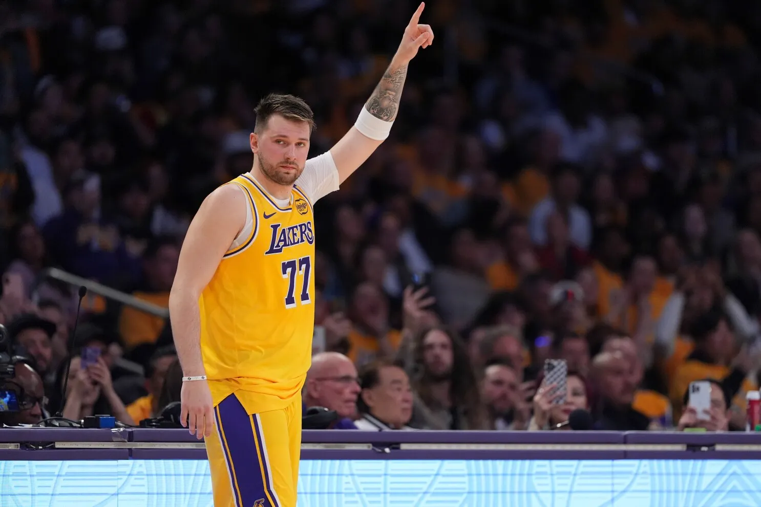 Luka Doncic Joins LeBron James in Lakers Debut, Wows Fans with Stunning Performance in Win Over Utah