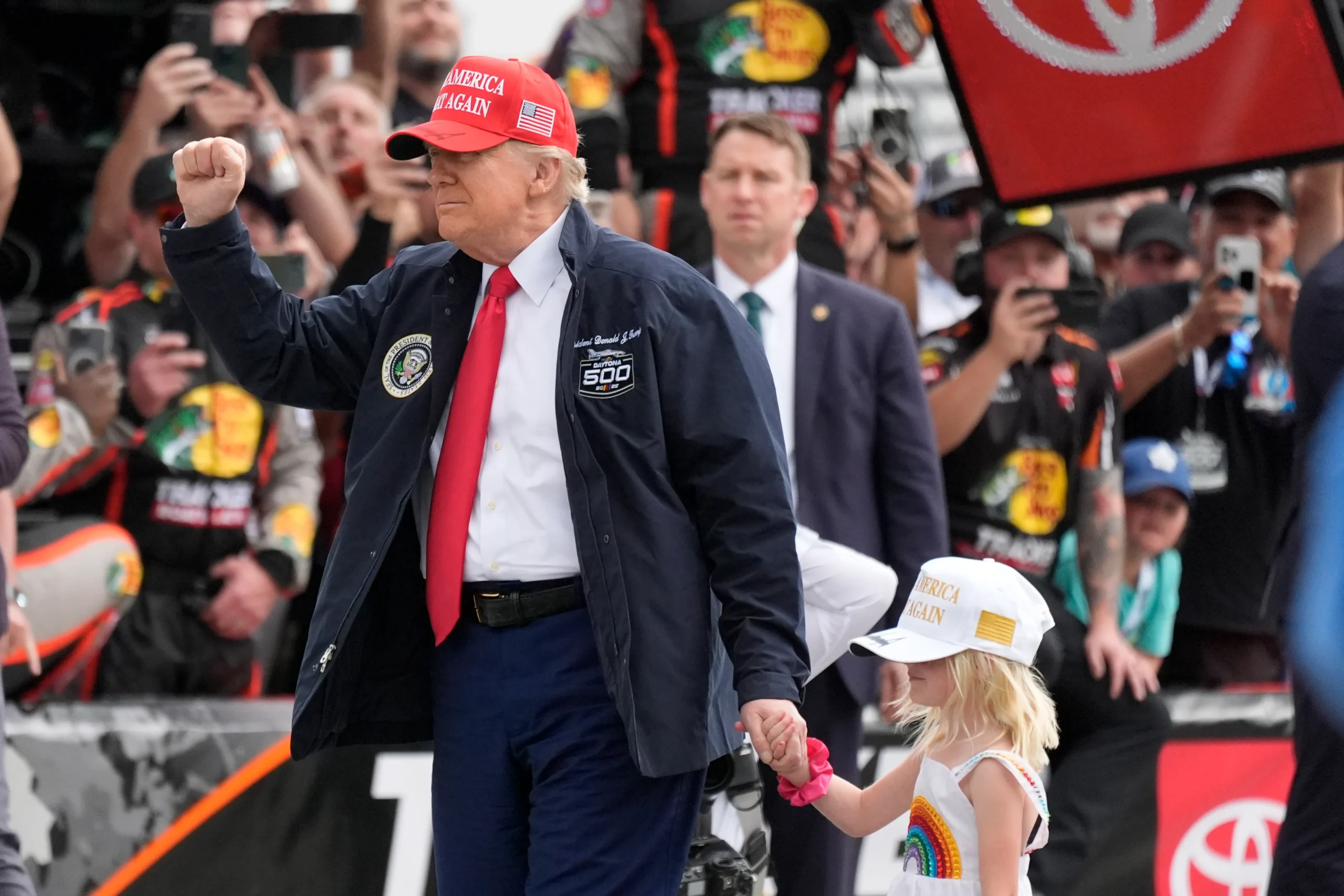 Trump's Grand Return to Daytona 500: Fans Cheer, Jets Fly, and the Race Gets Rained Out